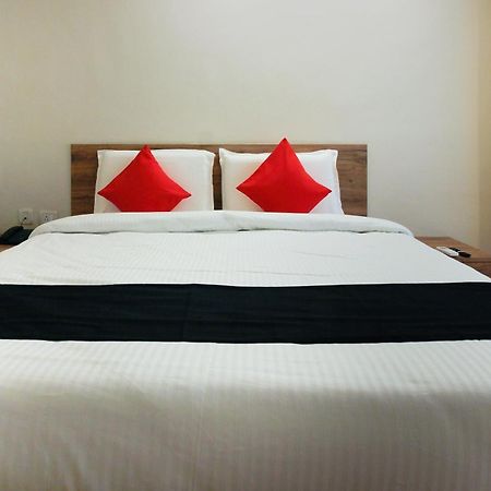 Capital O Sri Suprabhat Grand Near Kachiguda Railway Station Χιντεραμπάντ Εξωτερικό φωτογραφία