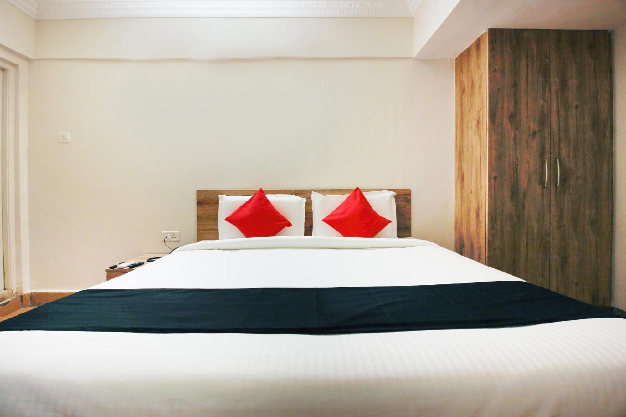 Capital O Sri Suprabhat Grand Near Kachiguda Railway Station Χιντεραμπάντ Εξωτερικό φωτογραφία