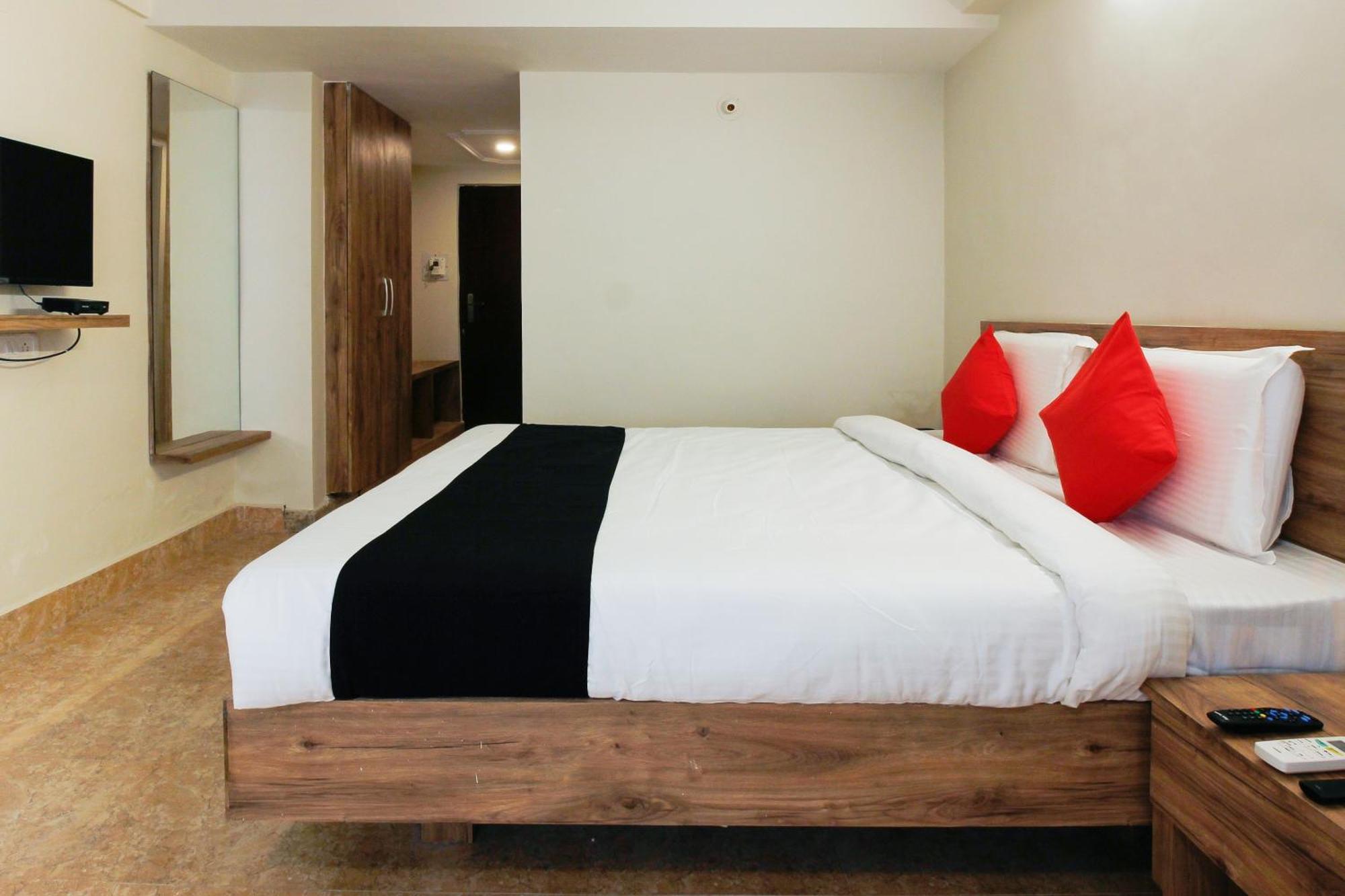 Capital O Sri Suprabhat Grand Near Kachiguda Railway Station Χιντεραμπάντ Εξωτερικό φωτογραφία