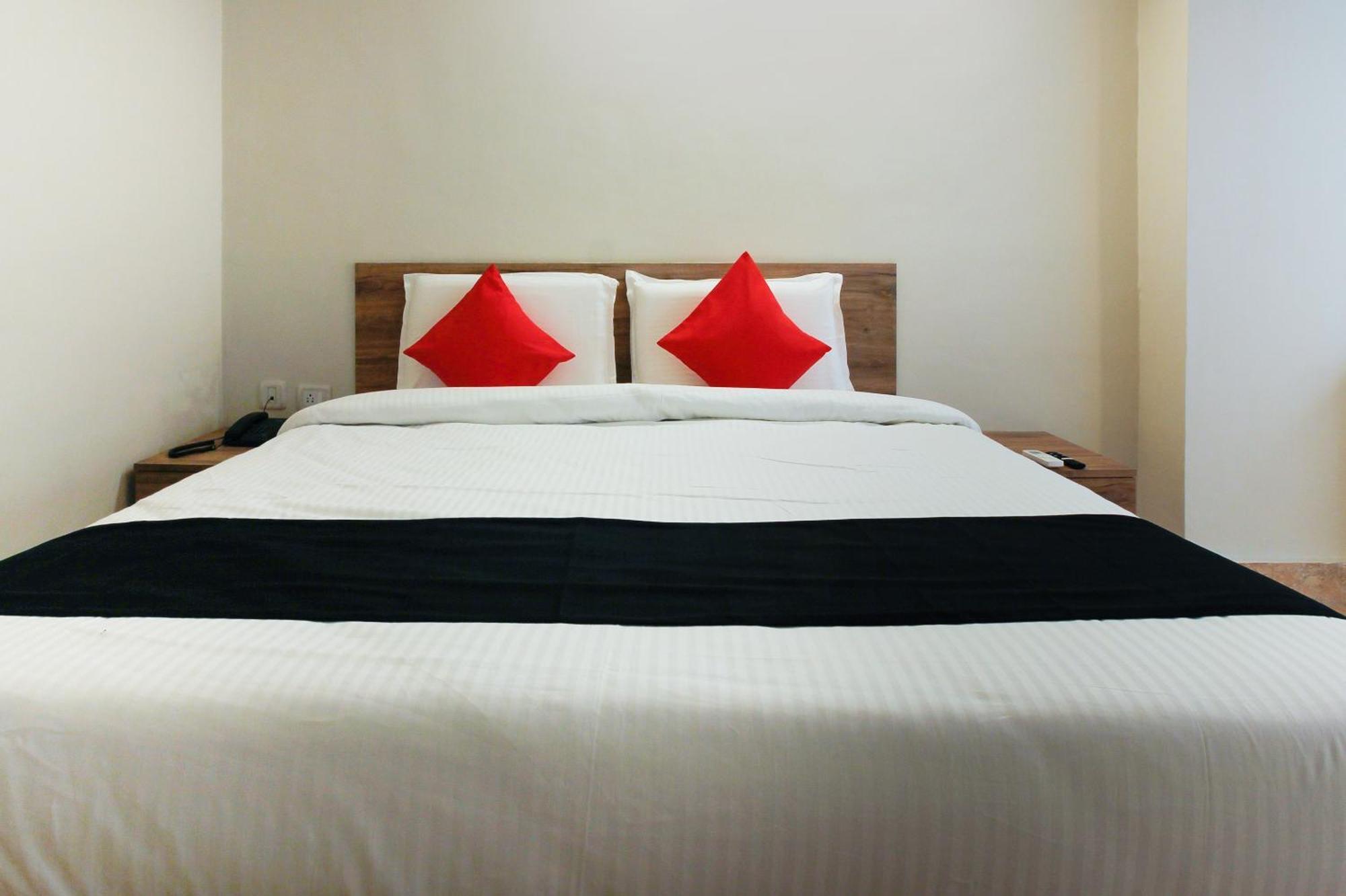 Capital O Sri Suprabhat Grand Near Kachiguda Railway Station Χιντεραμπάντ Εξωτερικό φωτογραφία