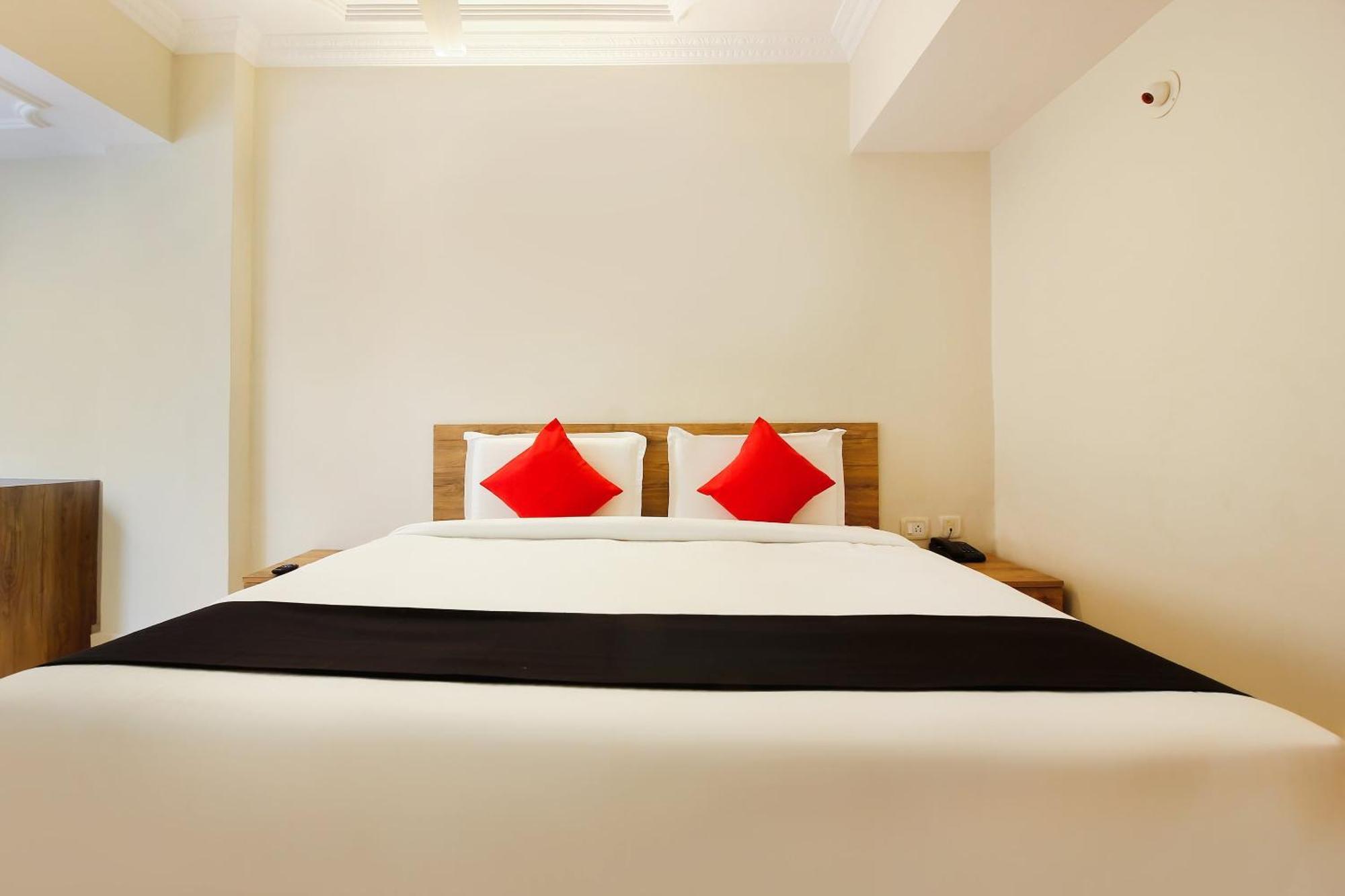 Capital O Sri Suprabhat Grand Near Kachiguda Railway Station Χιντεραμπάντ Εξωτερικό φωτογραφία